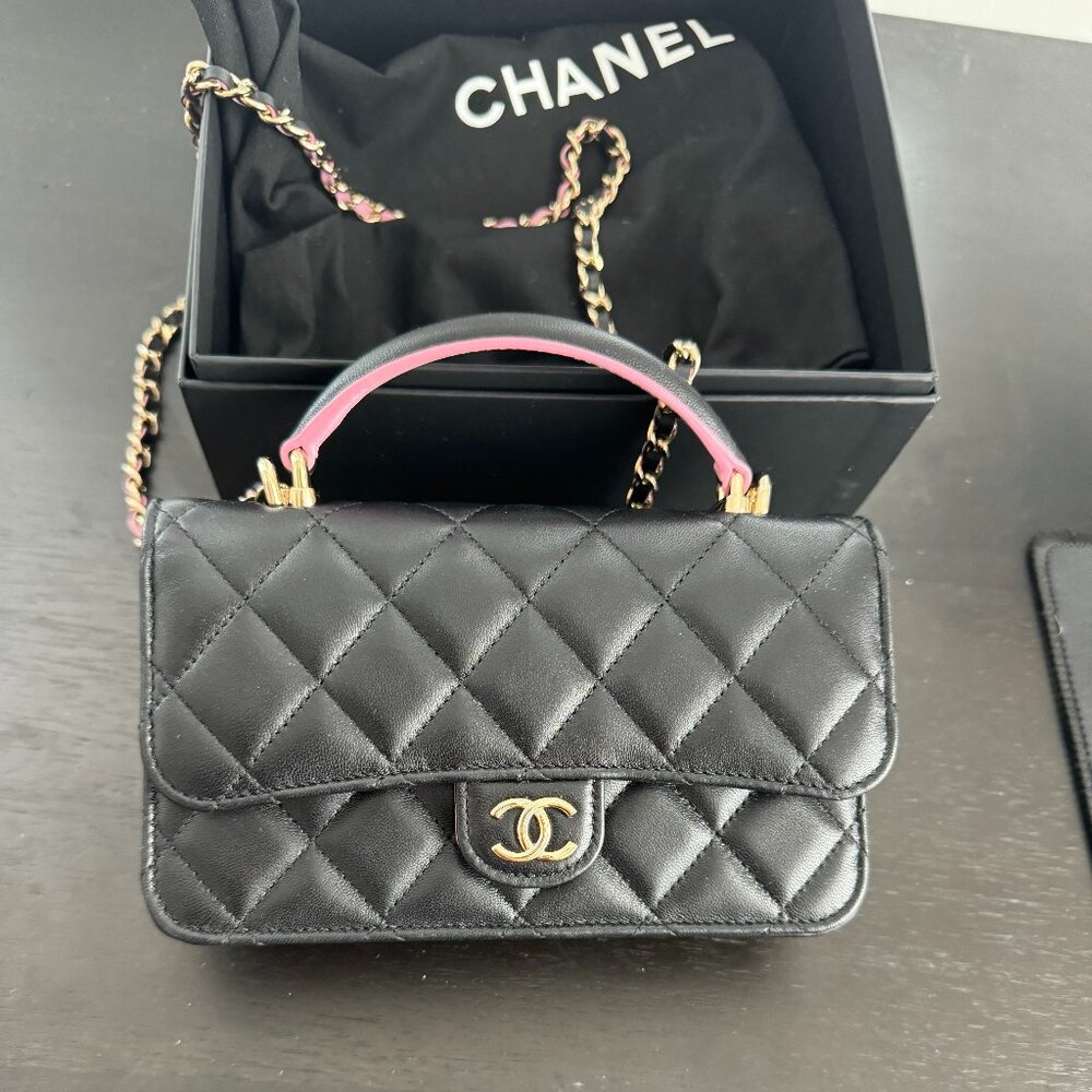 Chanel Clutch with Chain - Picture 2 of 9
